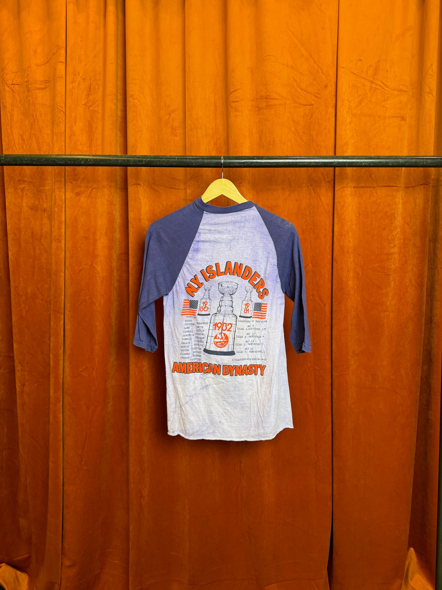 1982 New York Islanders 3 Peat Raglan
