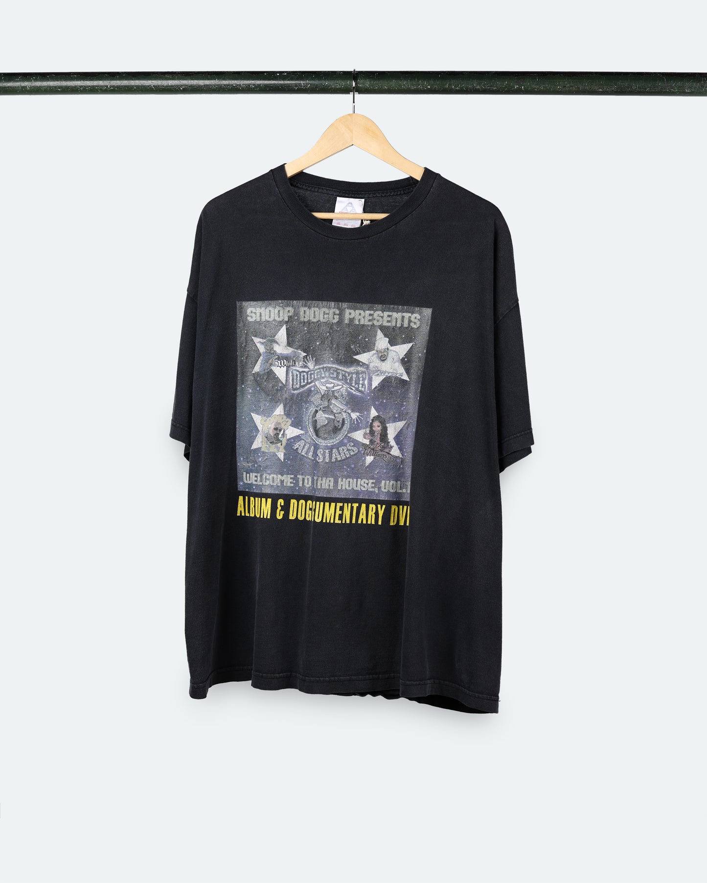 02' Snoop Dogg Presents