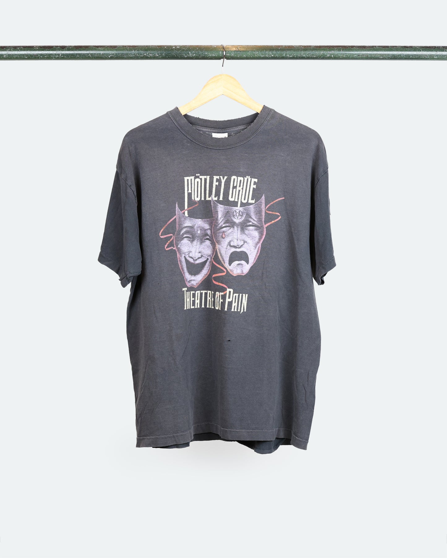 1985 Mötley Crüe 'Theatre of Pain'